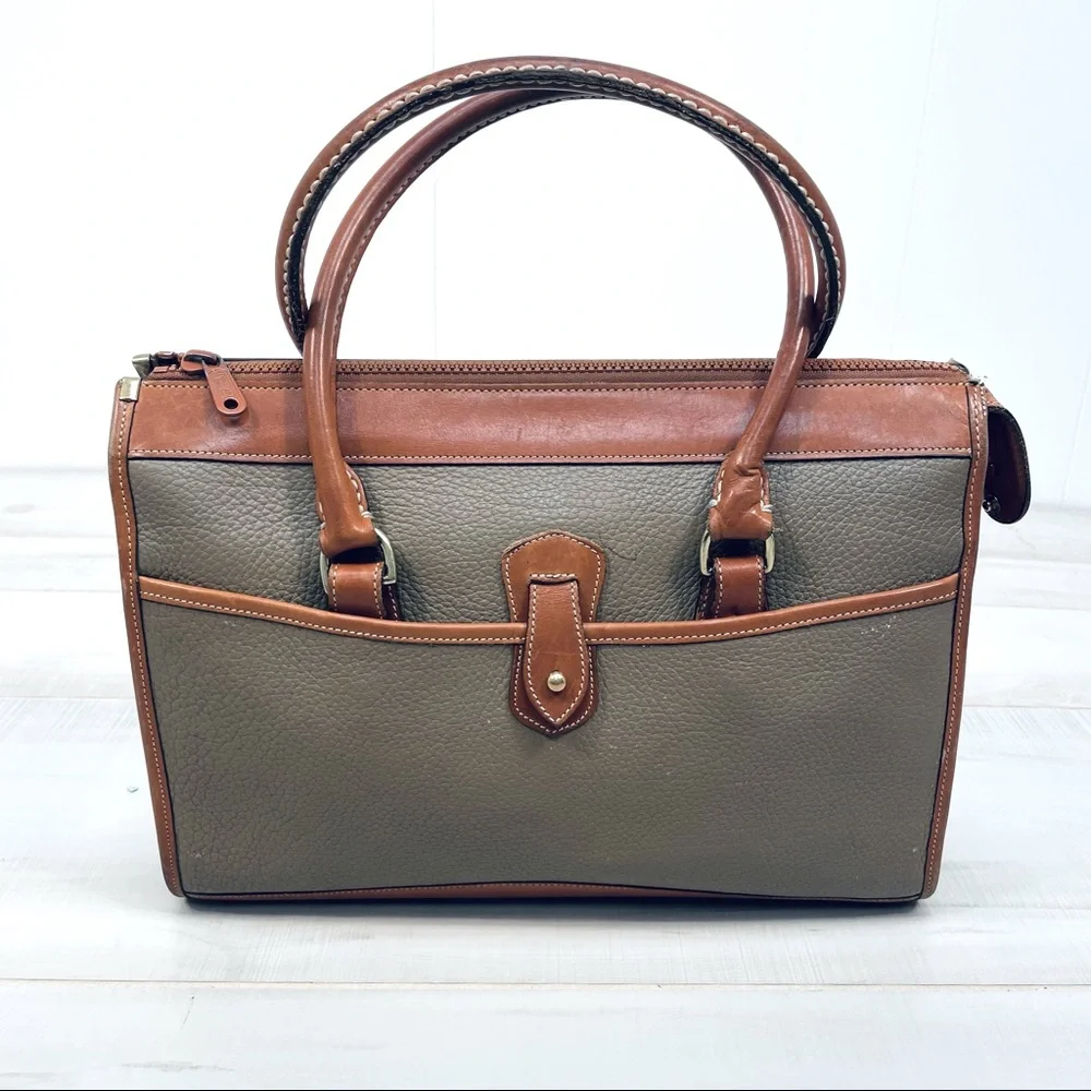 Vintage Dooney & Bourke Tan Camel Leather zip Top Bag All Weather Leather Barrel - Picture 2 of 9
